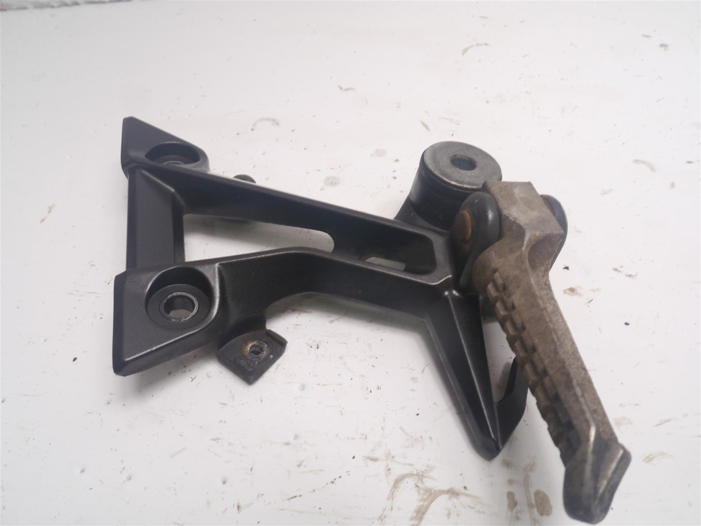 LEXMOTO LXR 125 2021-2022 RIGHT REAR PEG HANGER