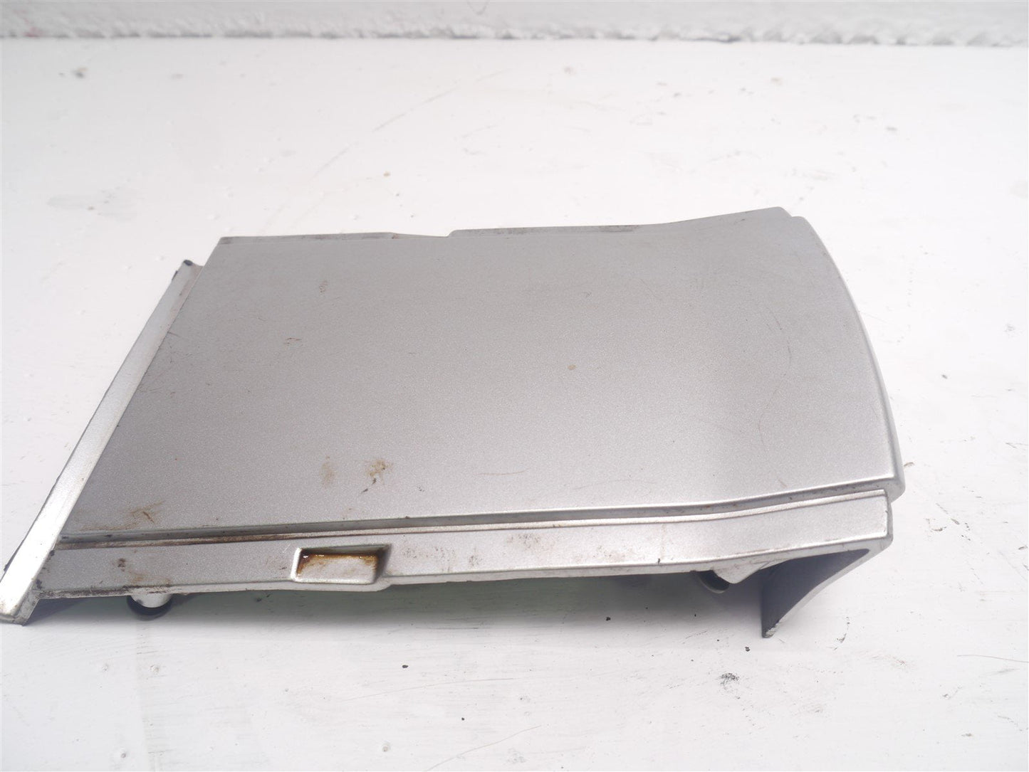 YAMAHA FZS600 1998-2001 TAIL FAIRING WITH SCREWS IN SILVER