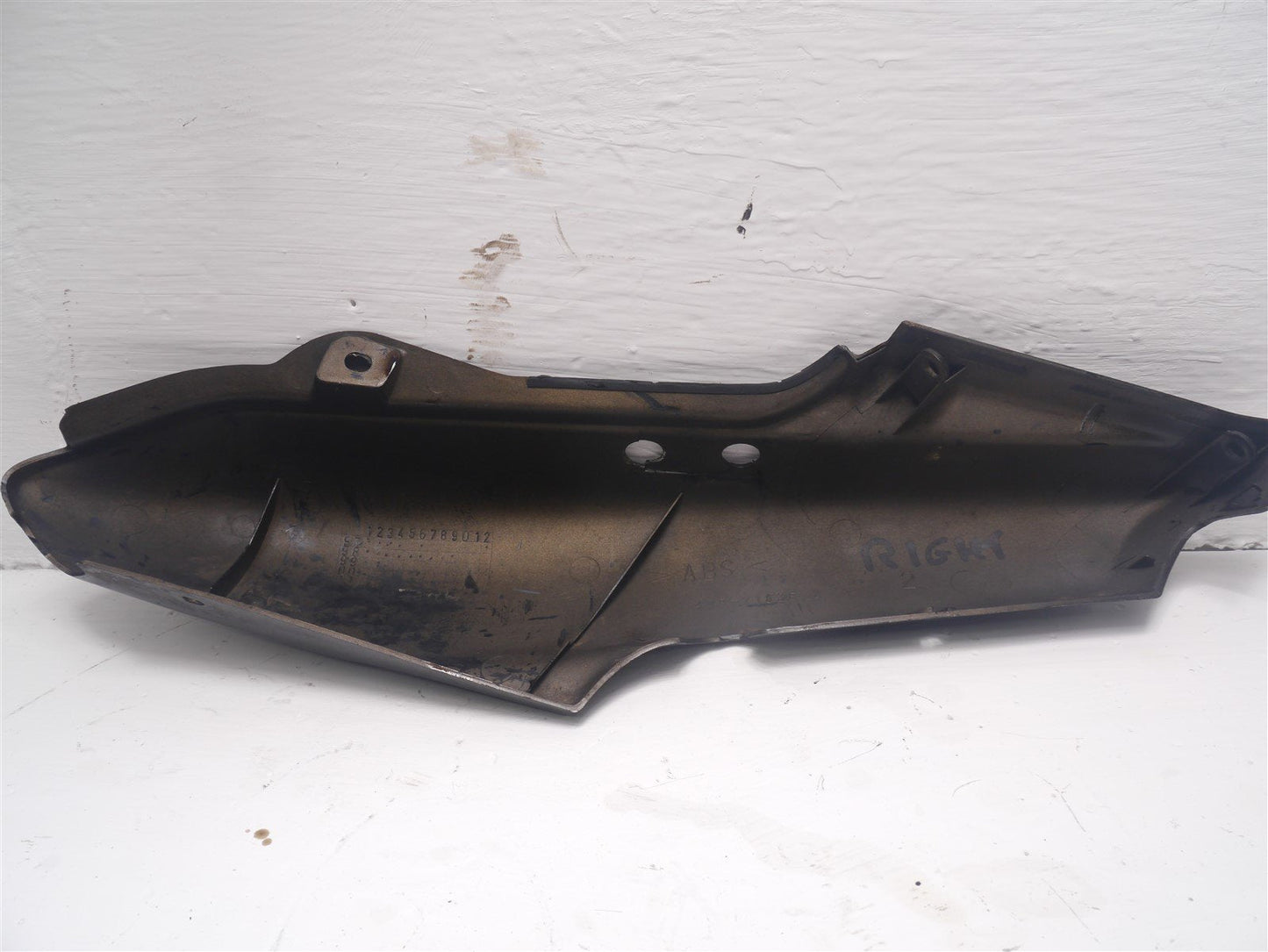 YAMAHA FZS600 1998-2001 RIGHT REAR FAIRING