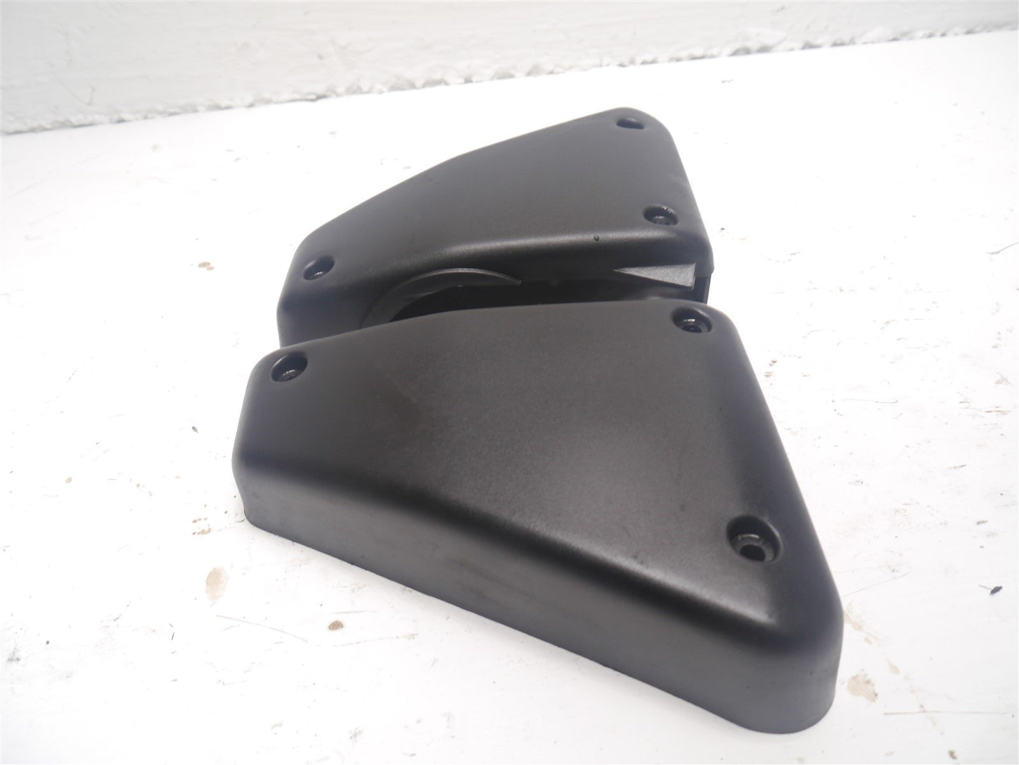 YAMAHA FZS600 1998-2001 AIRBOX END COVERS X 2