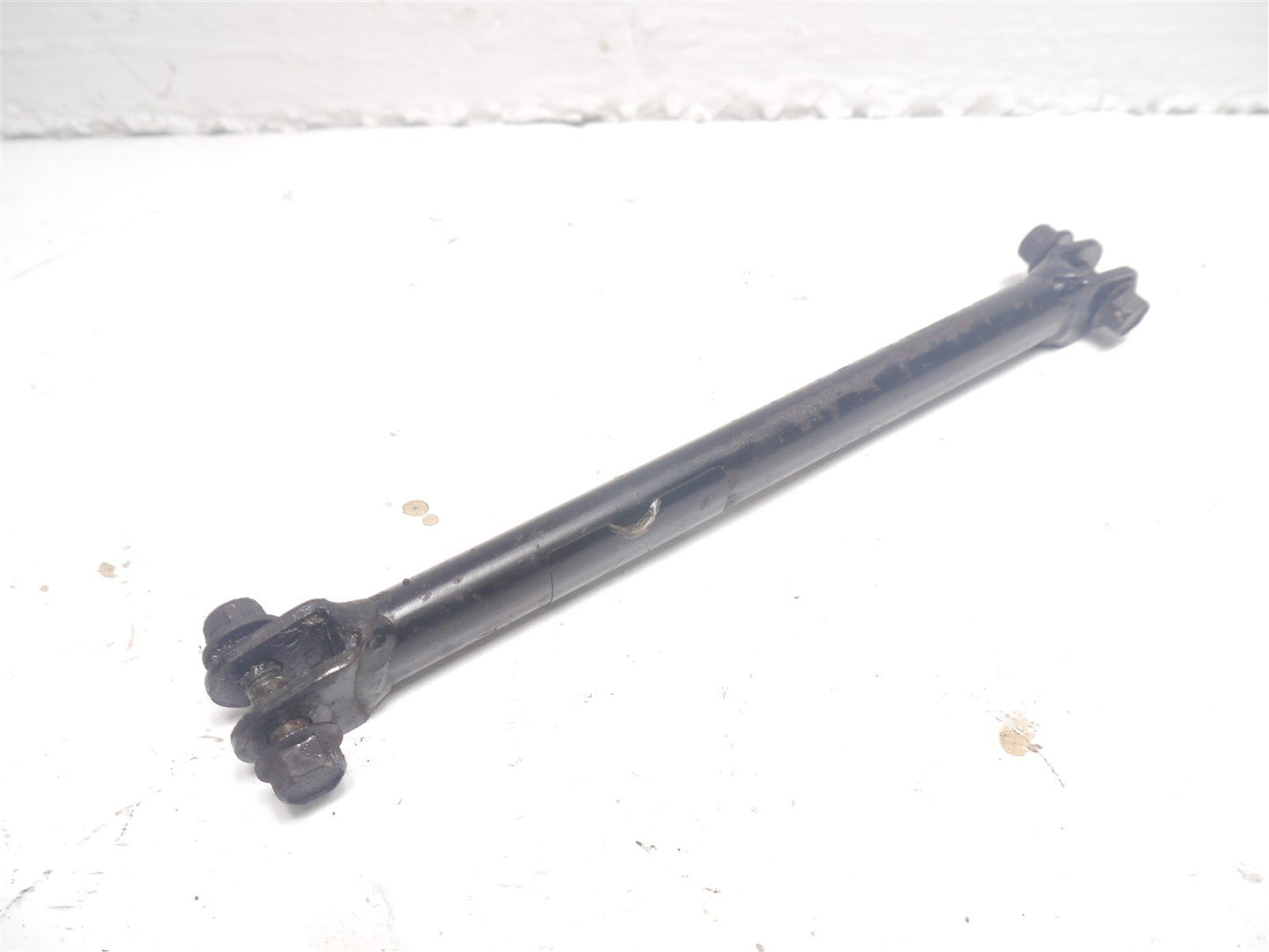 YAMAHA FZS600 1998-2001 REAR BRAKE TORQUE ARM WITH BOLTS