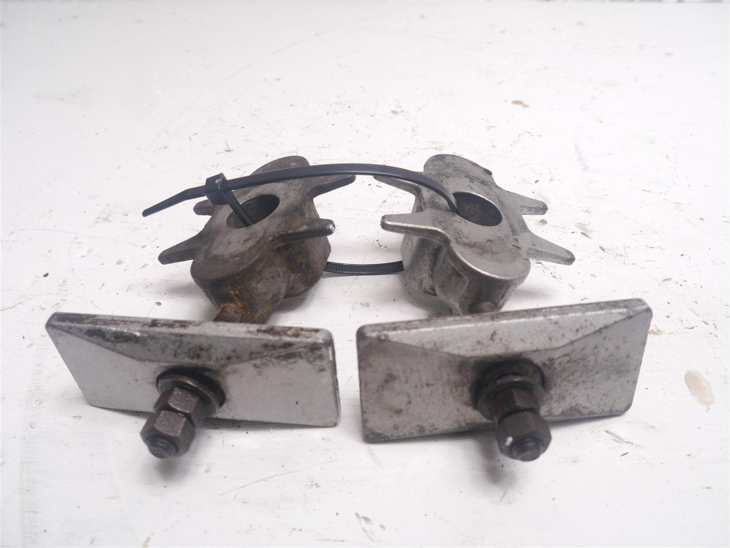 YAMAHA FZS600 1998-2001 DRIVE CHAIN TENSIONERS