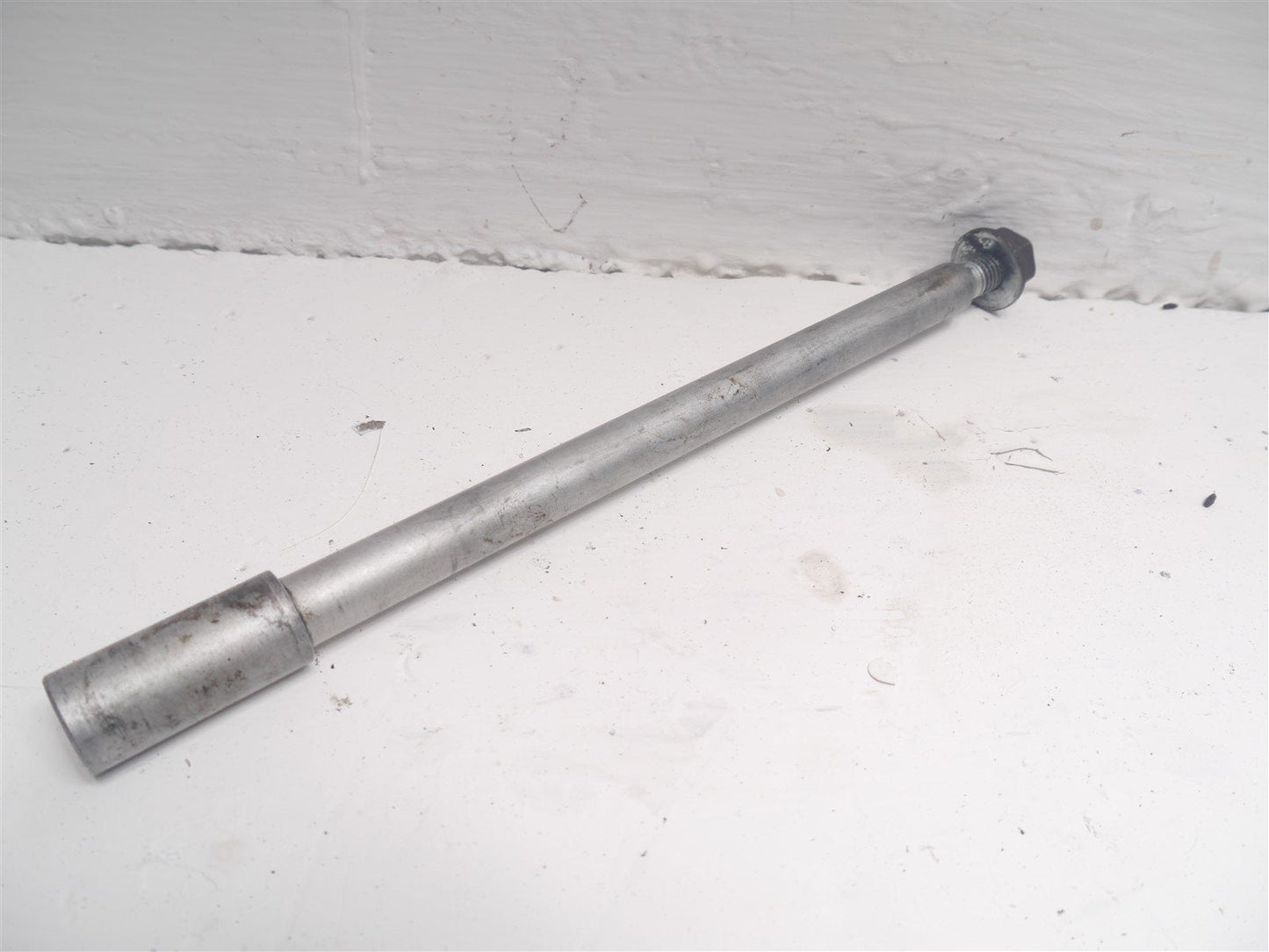 PIAGGIO TYPHOON 125 2011-2016 FRONT WHEEL SPINDLE