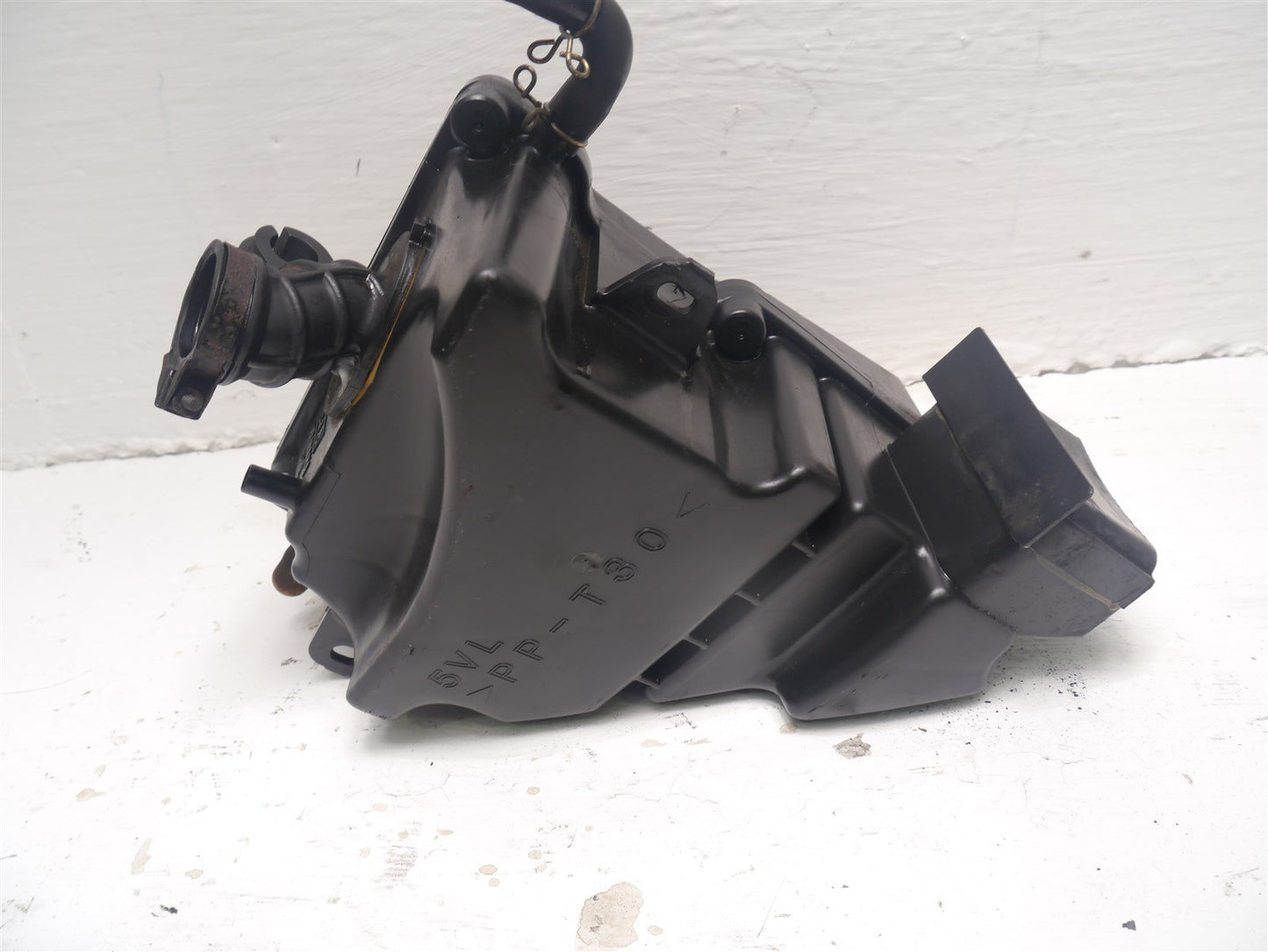YAMAHA YBR125 2010-2014 AIRBOX ASSEMBLY AND RUBBER