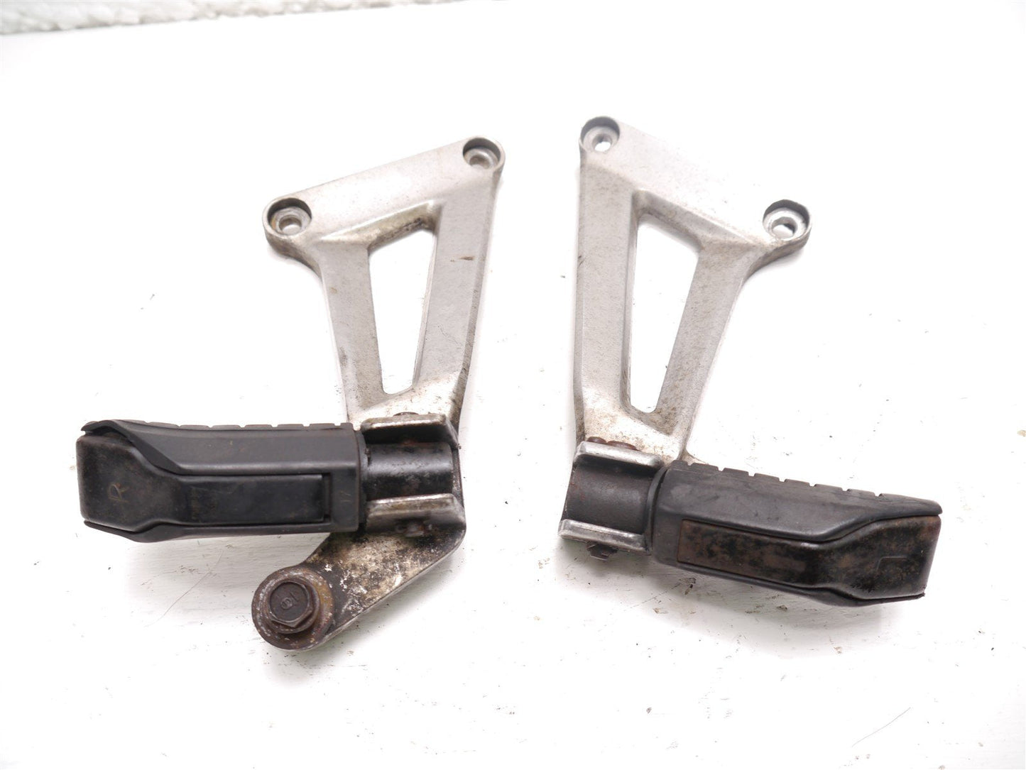 HONDA CBR125 R 2004-2006 REAR FOOTREST HANGER X 2