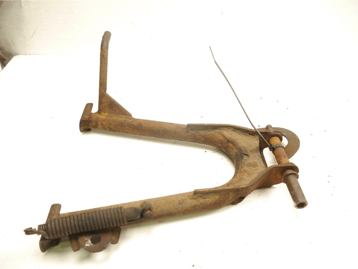 YAMAHA YBR125 2008-2010 MAIN STAND WITH PIN AND RETURN SPRING
