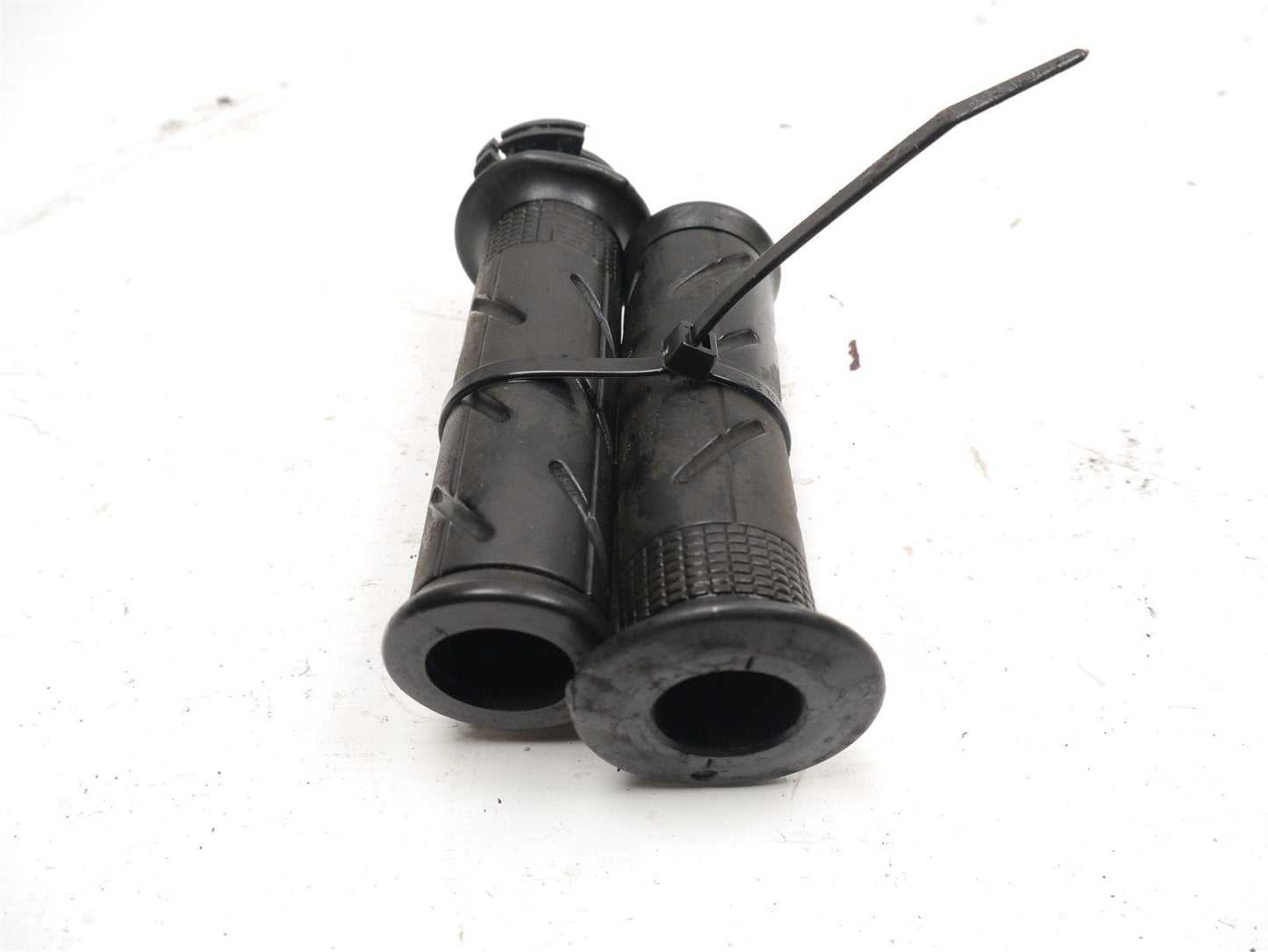 HONDA PCX125 2010-2013 THROTTLE TUBE AND GRIPS