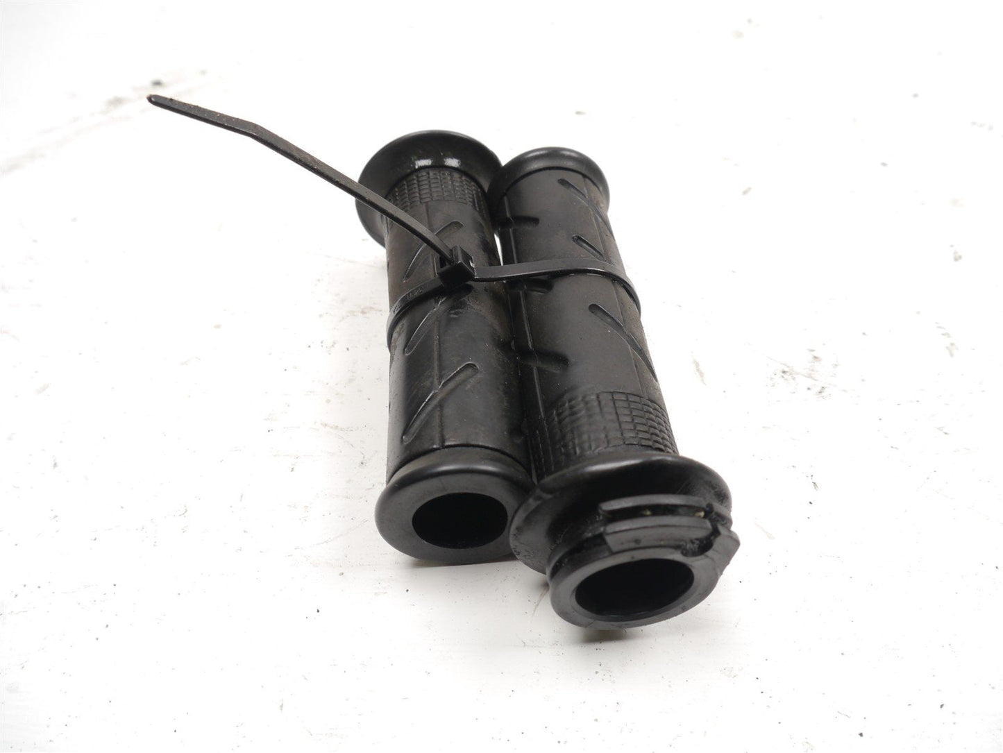 HONDA PCX125 2010-2013 THROTTLE TUBE AND GRIPS