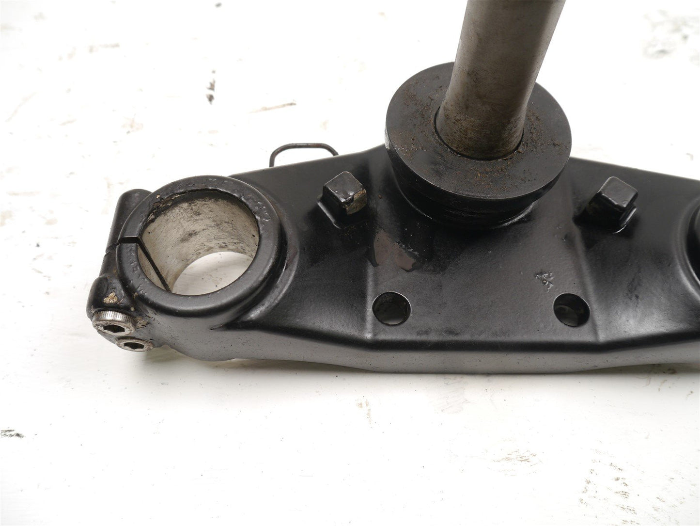 MUTT RS-13 250 BOTTOM FORK YOKE