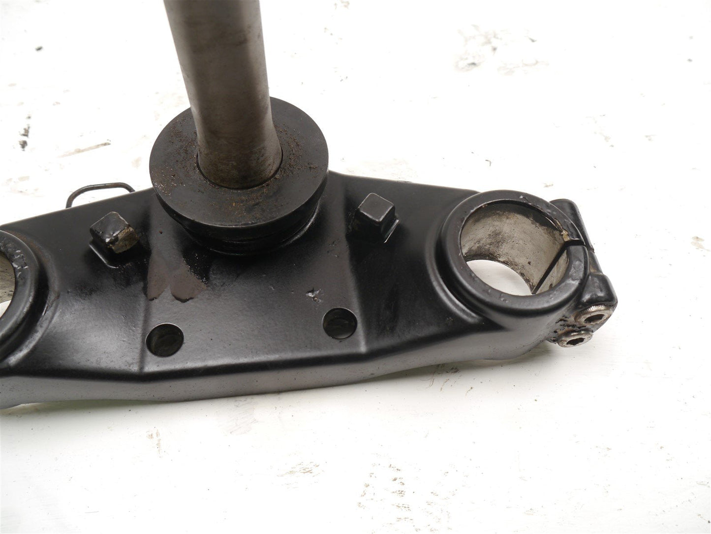 MUTT RS-13 250 BOTTOM FORK YOKE