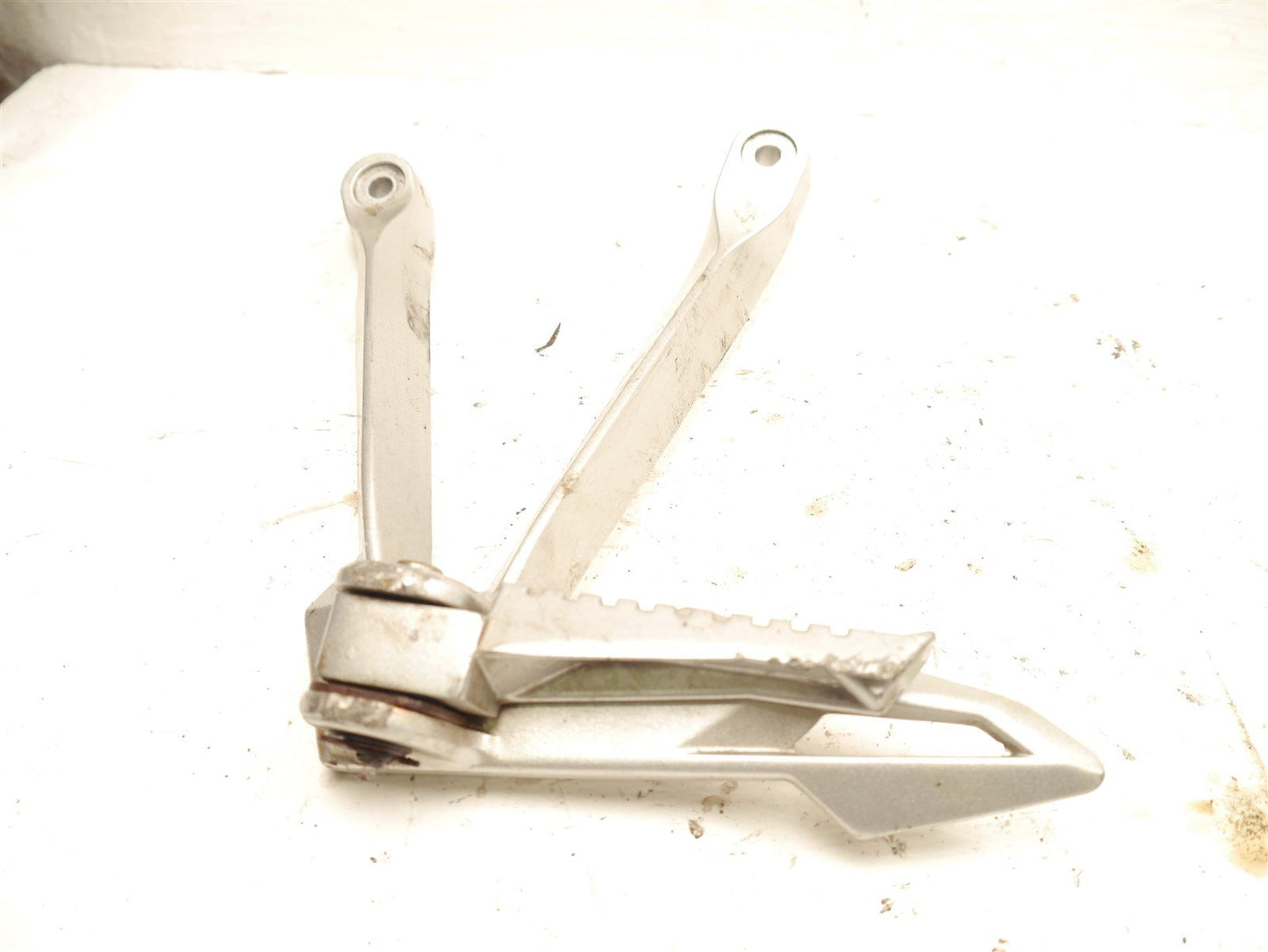 KYMCO CK1 125 LEFT REAR FOOTREST HANGER & PEG