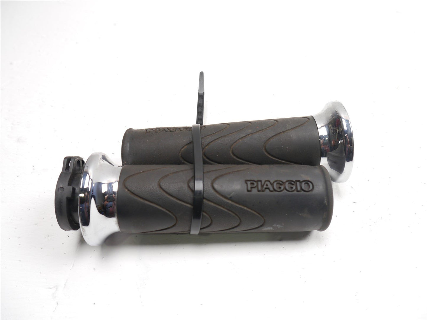 PIAGGIO LIBERTY 125 2010-2012 THROTTLE TUBE AND GRIPS