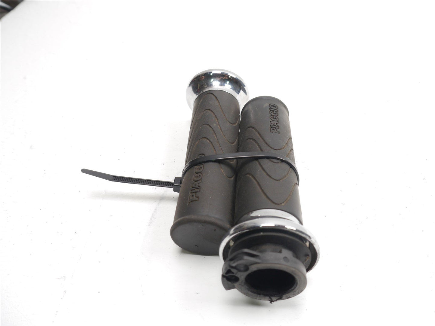 PIAGGIO LIBERTY 125 2010-2012 THROTTLE TUBE AND GRIPS