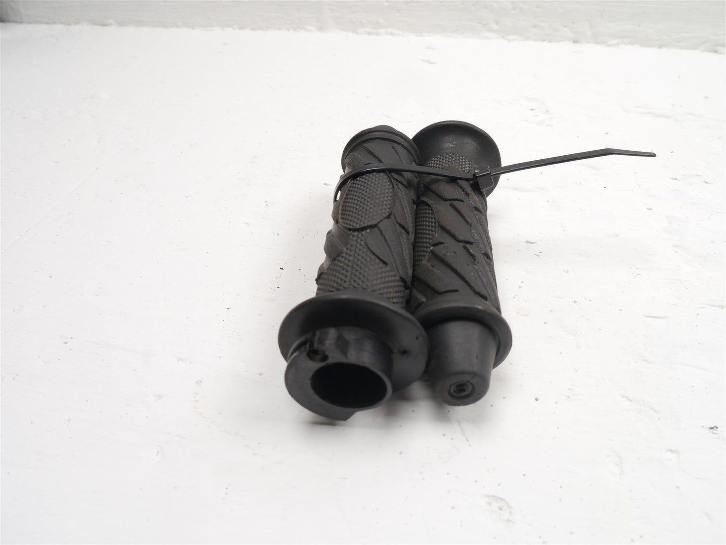 WK BIKES SX 125 2021-2023 THROTTLE TUBA AND GRIPS
