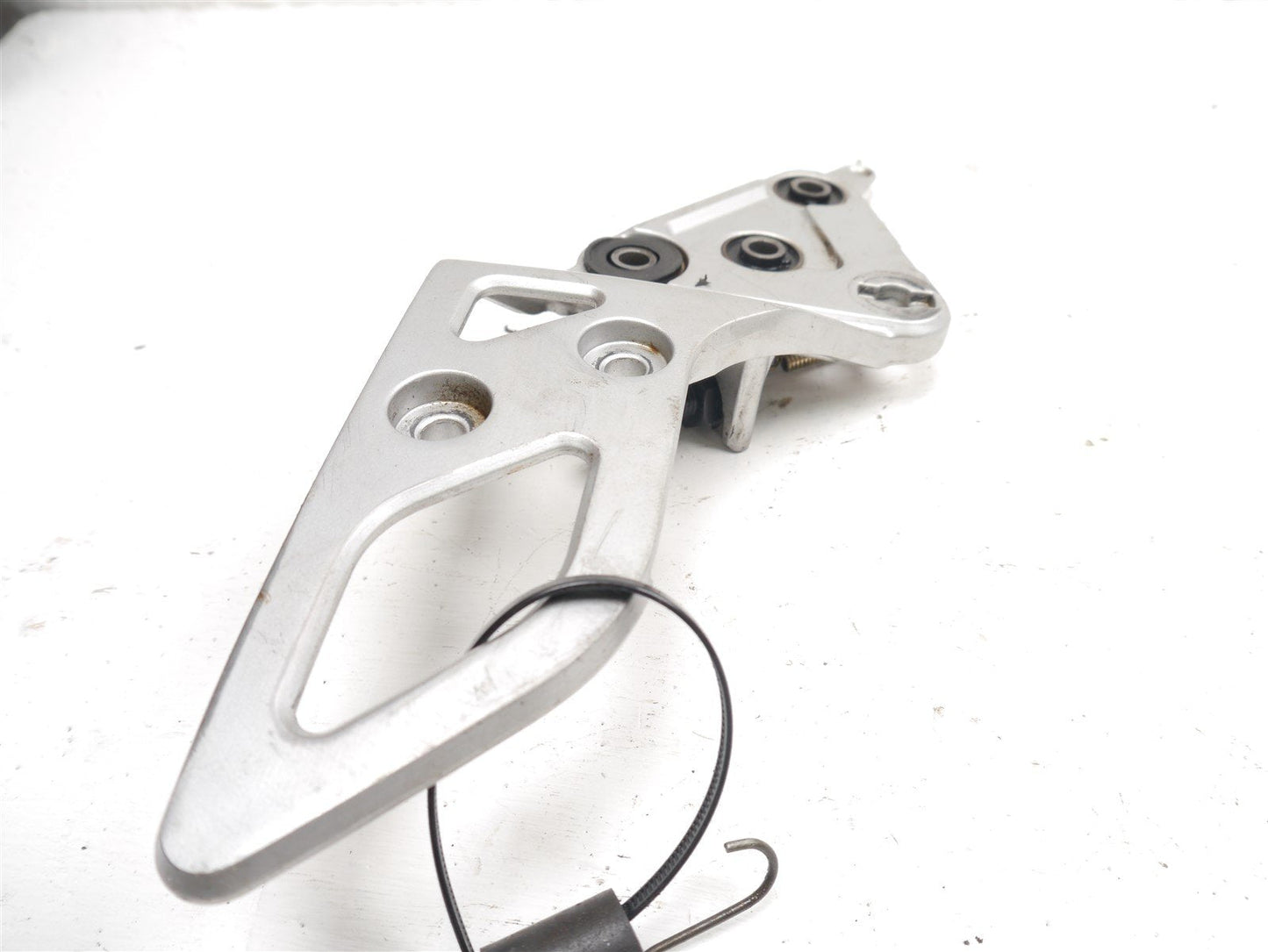 SUZUKI GSF 650 BANDIT 2005-2006 RIGHT FOOTEST HANGER