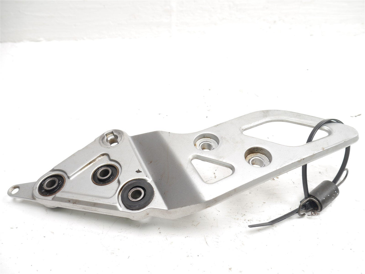 SUZUKI GSF 650 BANDIT 2005-2006 RIGHT FOOTEST HANGER
