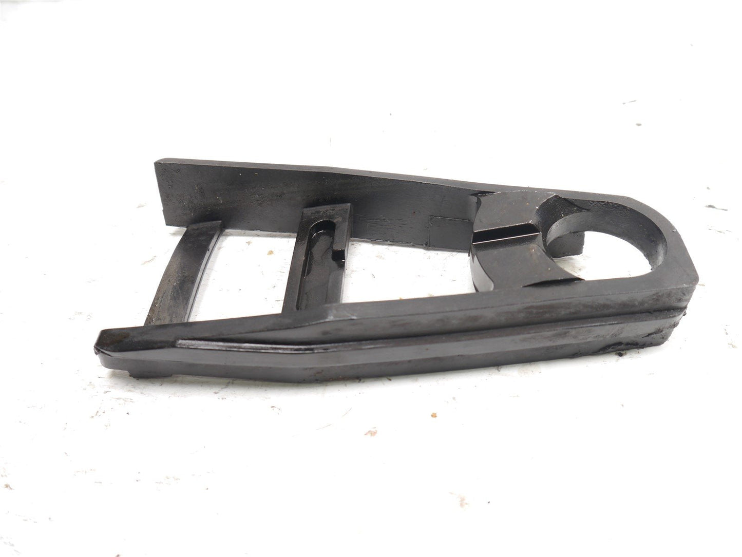 SUZUKI GSF 650 BANDIT 2005-2006 SWINGARM CHAIN PROTECTOR