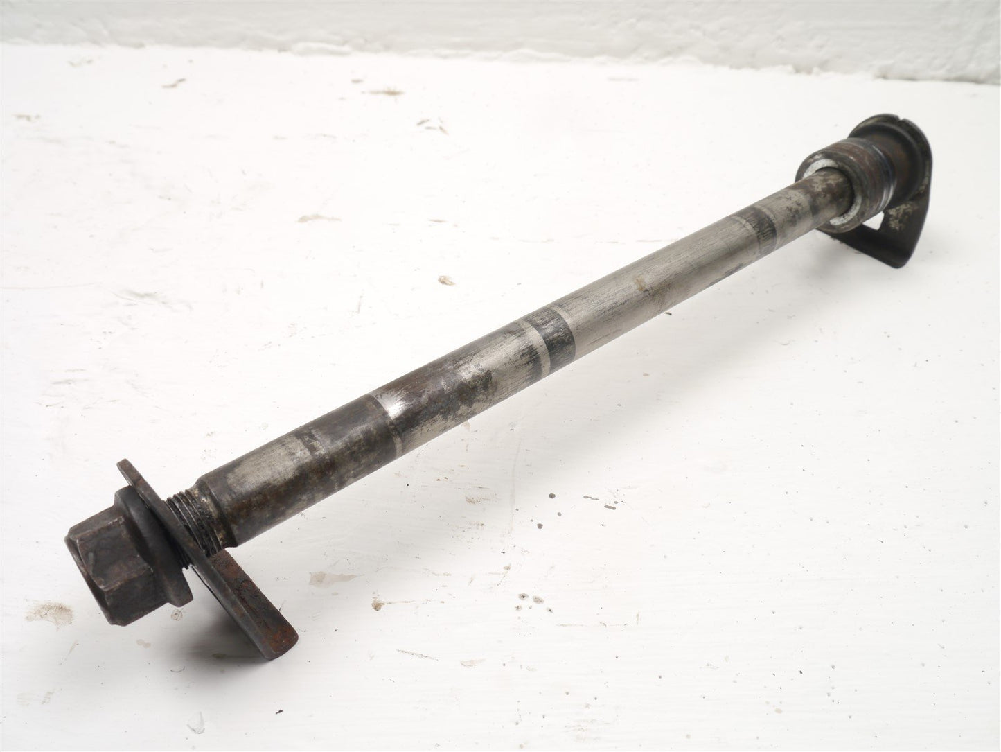 SUZUKI GSF 650 BANDIT 2005-2006 REAR WHEEL SPINDLE