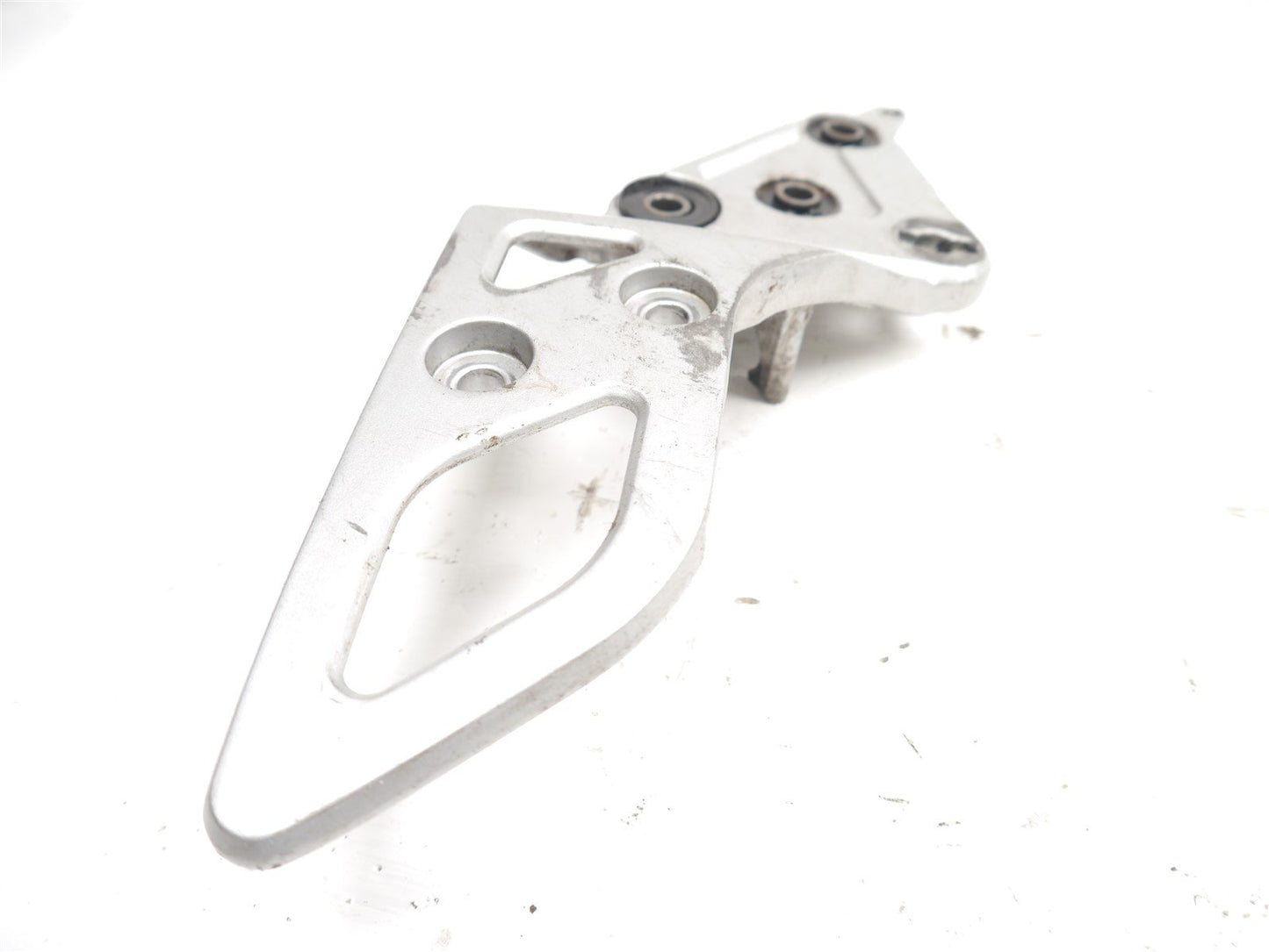 SUZUKI GSF 650 BANDIT 2005-2006 FRONT RIGHT FOOTREST HANGER