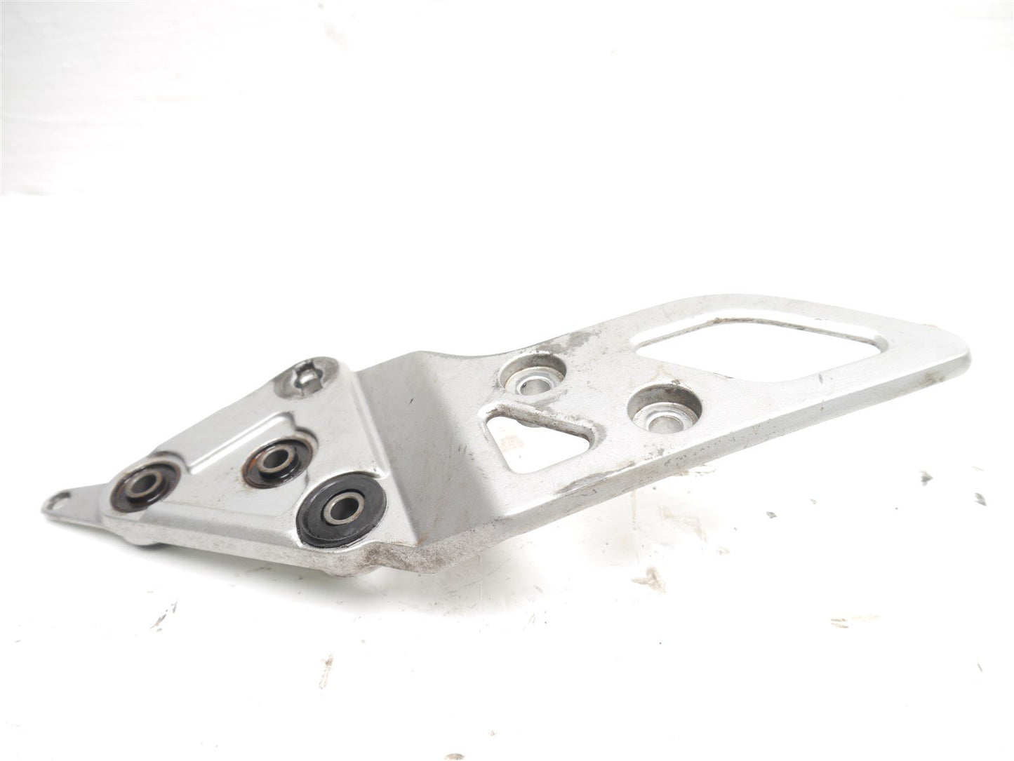 SUZUKI GSF 650 BANDIT 2005-2006 FRONT RIGHT FOOTREST HANGER