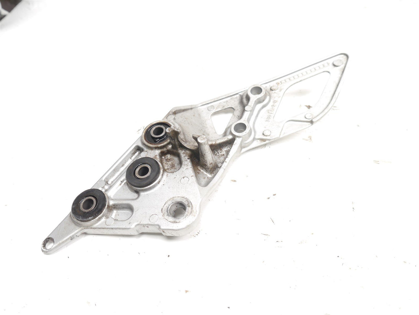 SUZUKI GSF 650 BANDIT 2005-2006 FRONT RIGHT FOOTREST HANGER