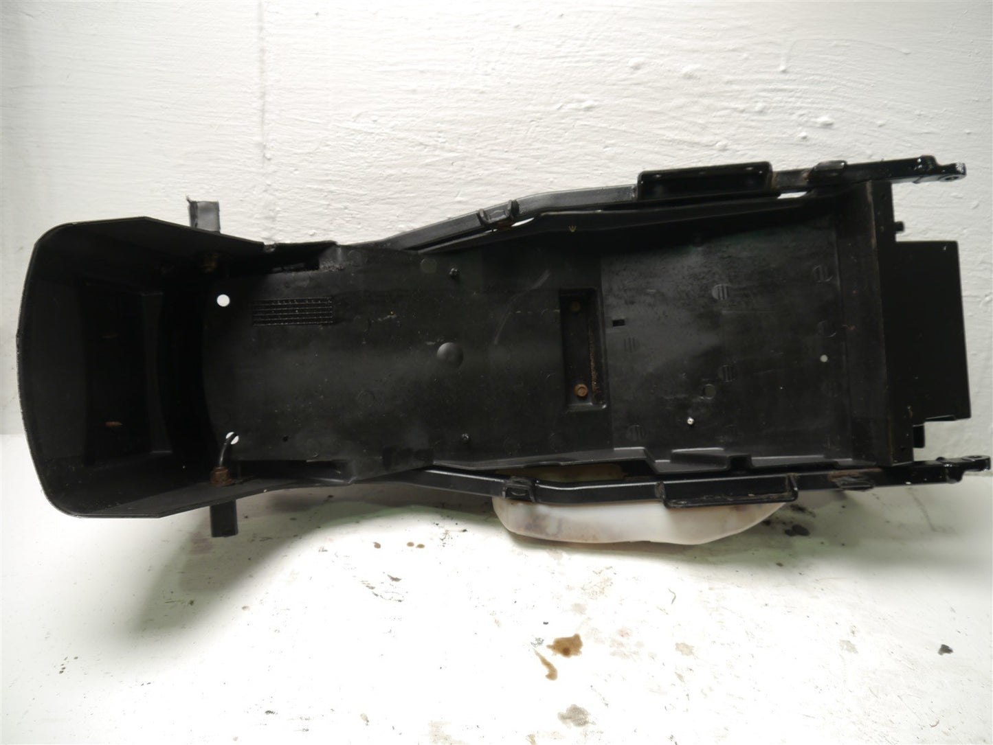 TRIUMPH SPRINT ST 955I 1999-2004 REAR SUBFRAME & MUDGUARD & RESERVOIR