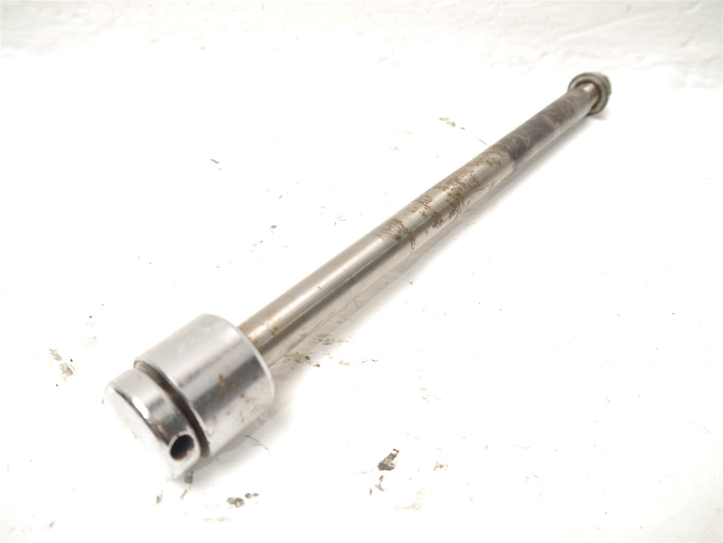 SUZUKI VS750 INTRUDER 1985-1991 REAR WHEEL SPINDLE