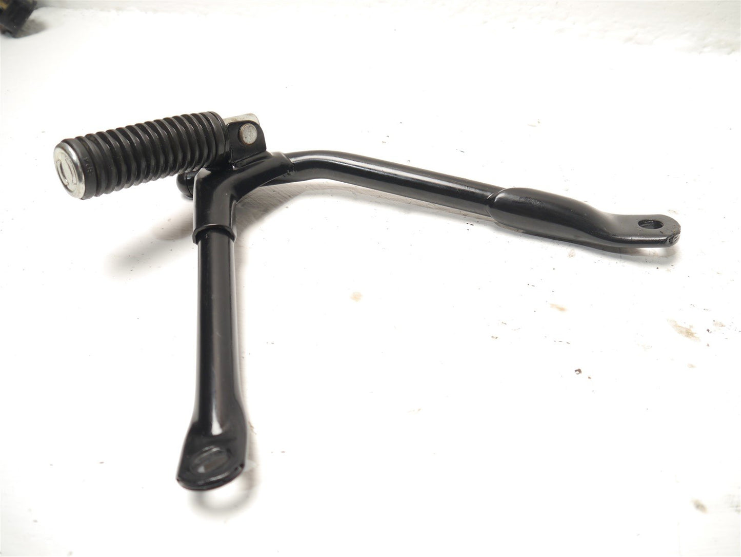 HONDA CB125F 2021-2023 LEFT REAR FOOTREST HANGER AND PEG