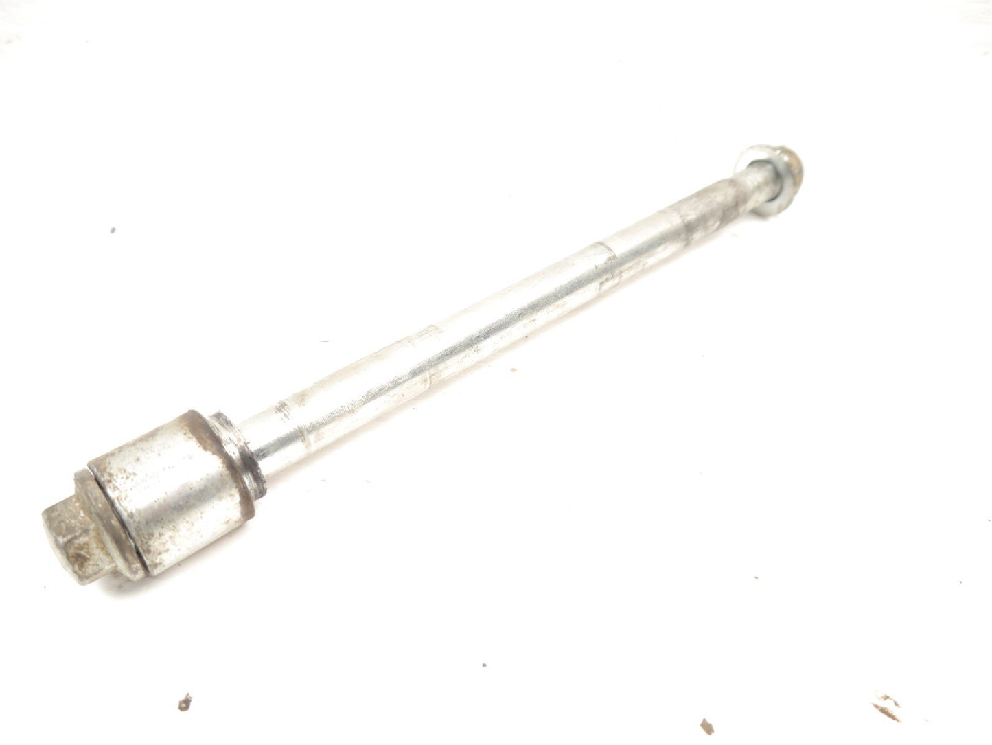 MUTT HILTS 125 2019-2020 FRONT WHEEL SPINDLE