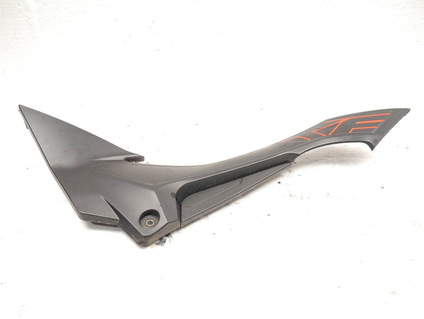 KEEWAY RKF 125 2021-2023 RIGHT SIDE PANEL
