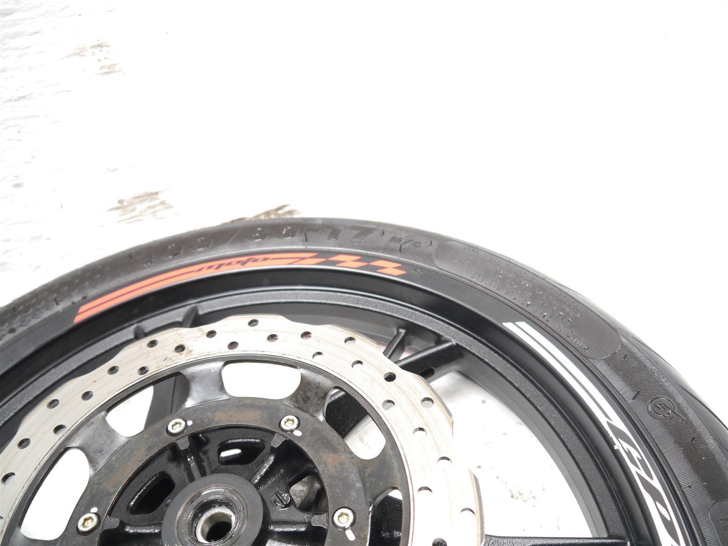 KEEWAY RKF 125 2021-2023 FRONT WHEEL AND TIRE