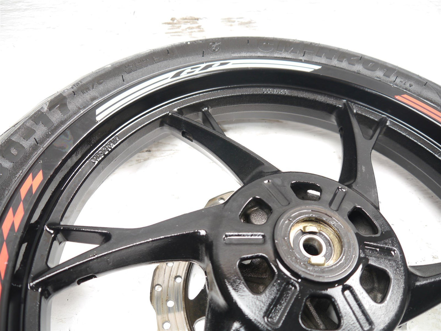 KEEWAY RKF 125 2021-2023 FRONT WHEEL AND TIRE