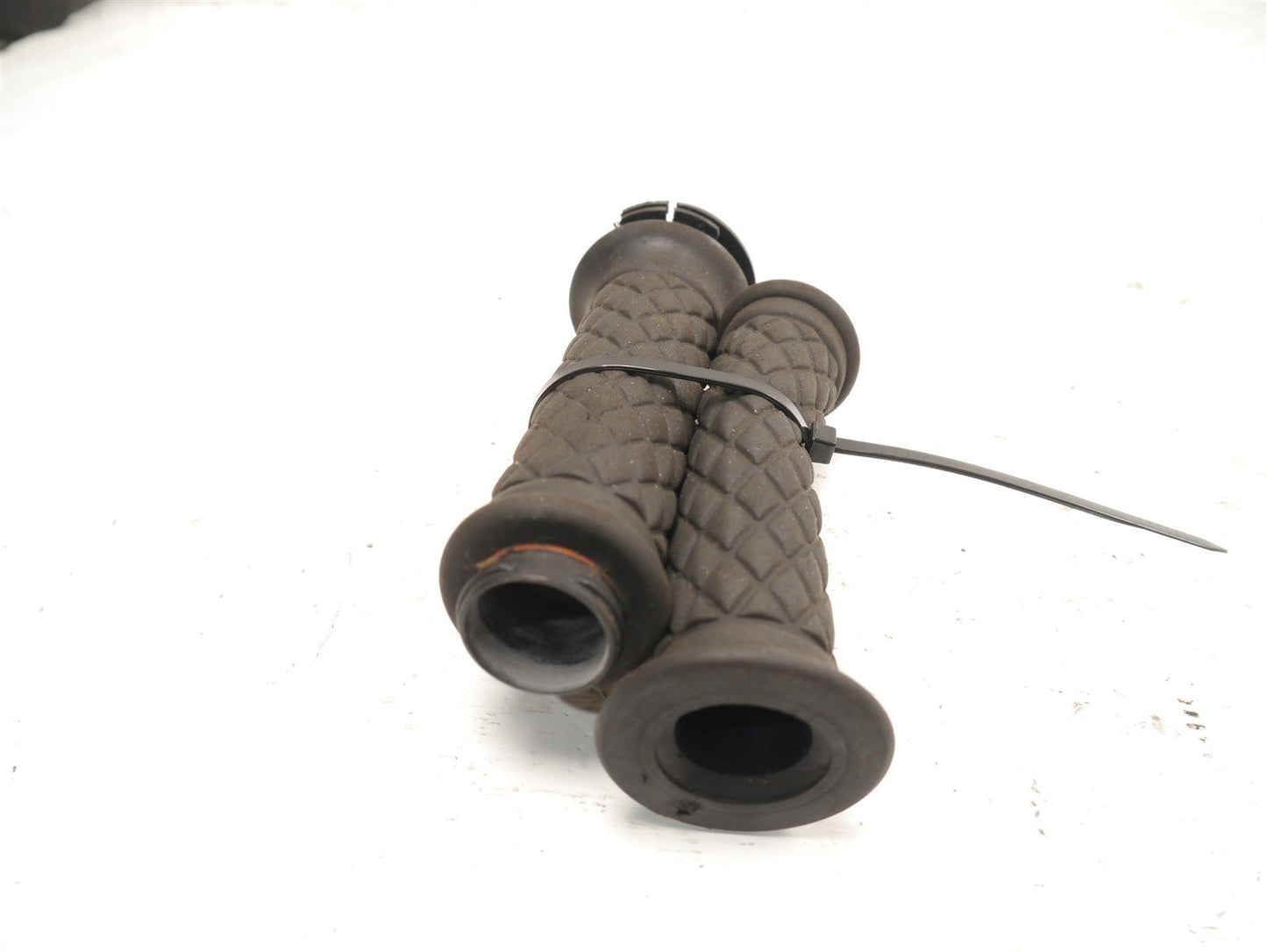 SINNIS TERRAIN 125 2017-2020 THROTTLE TUBE & GRIPS