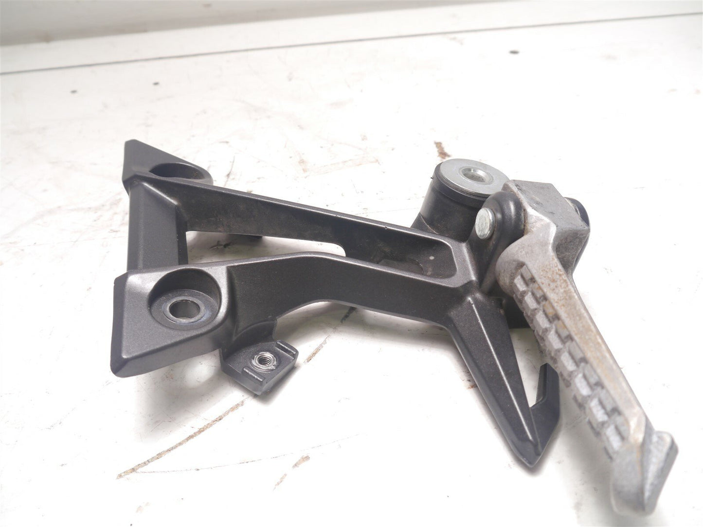 LEXMOTO LXR125 SY125 LXR SY 125 JUST 76 MILES! RIGHT REAR FOOTREST HANGER & PEG