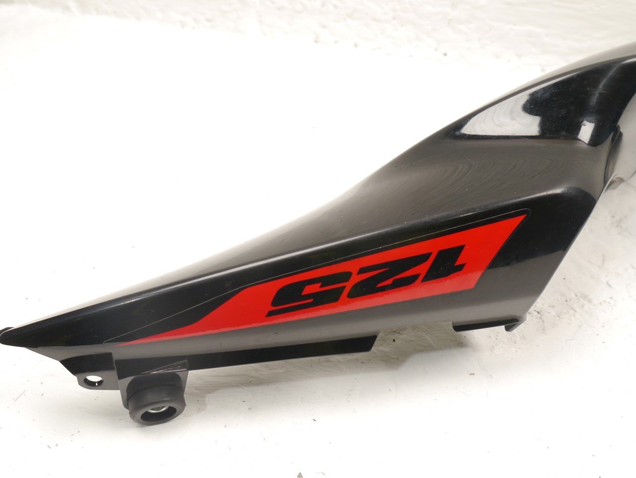 SUZUKI GSXS 125 2017-2021 LEFT SIDE PANEL