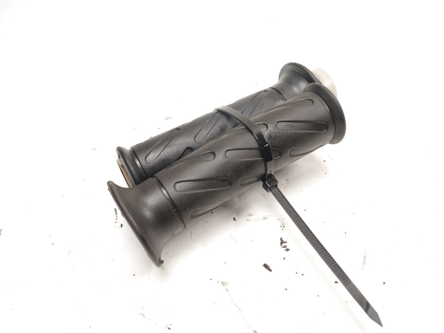 SUZUKI GS500 2002-2008 THROTTLE TUBE & GRIPS