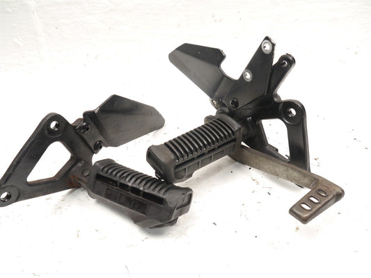 SUZUKI GS500 2002-2008 FRONT FOOTREST HANGERS & PEGS