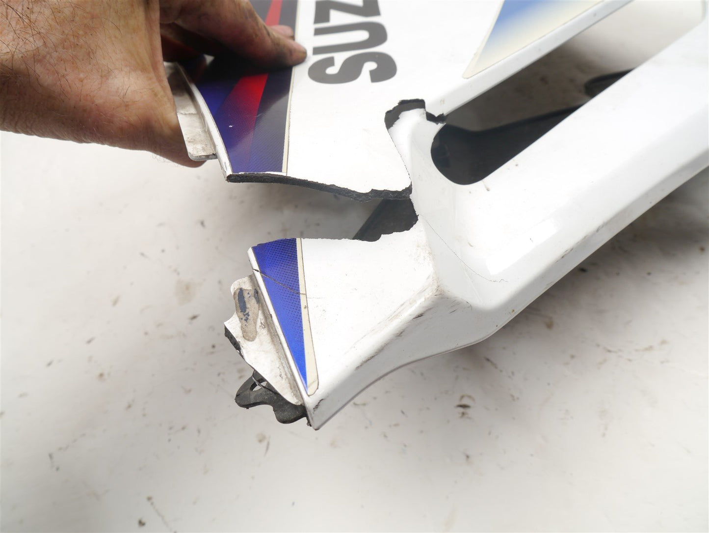 SUZUKI GS500 2002-2008 LEFT MAIN FAIRING (DAMAGED)