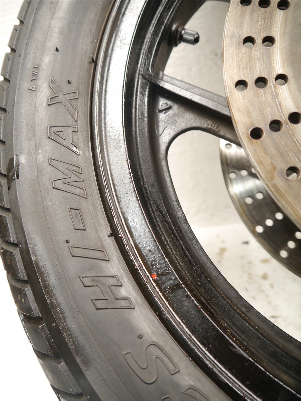 KAWASAKI GPZ600R FRONT WHEEL & BRAKE DISC