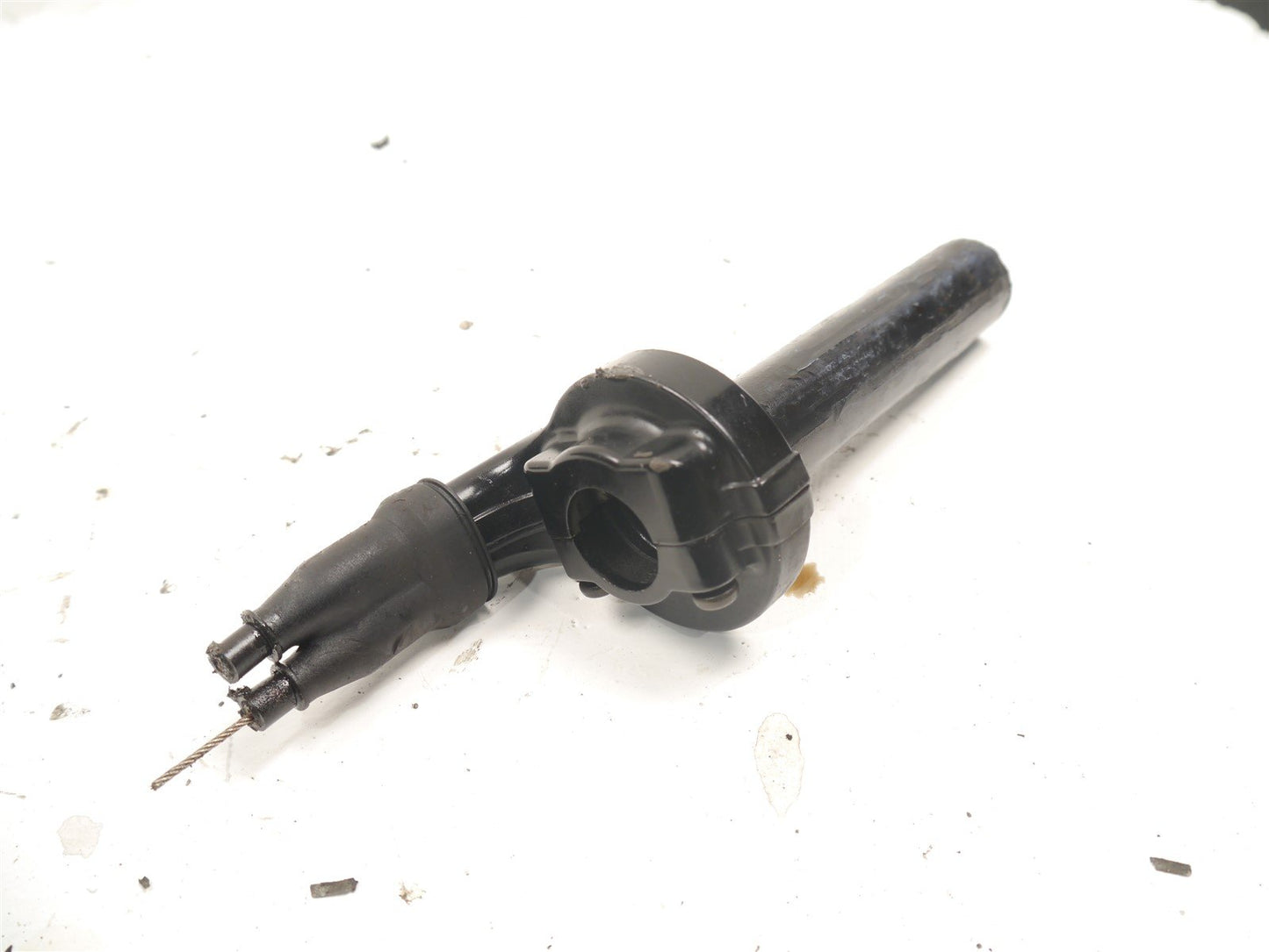 TRIUMPH DAYTONA 955i 2002-2006 THROTTLE TUBE ASSEMBLY