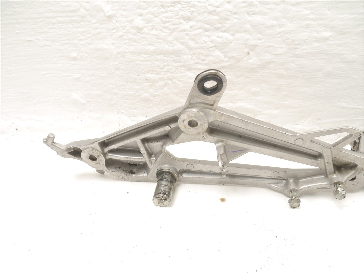 HONDA NC750X 2021-2024 RIGHT FOOTREST HANGER