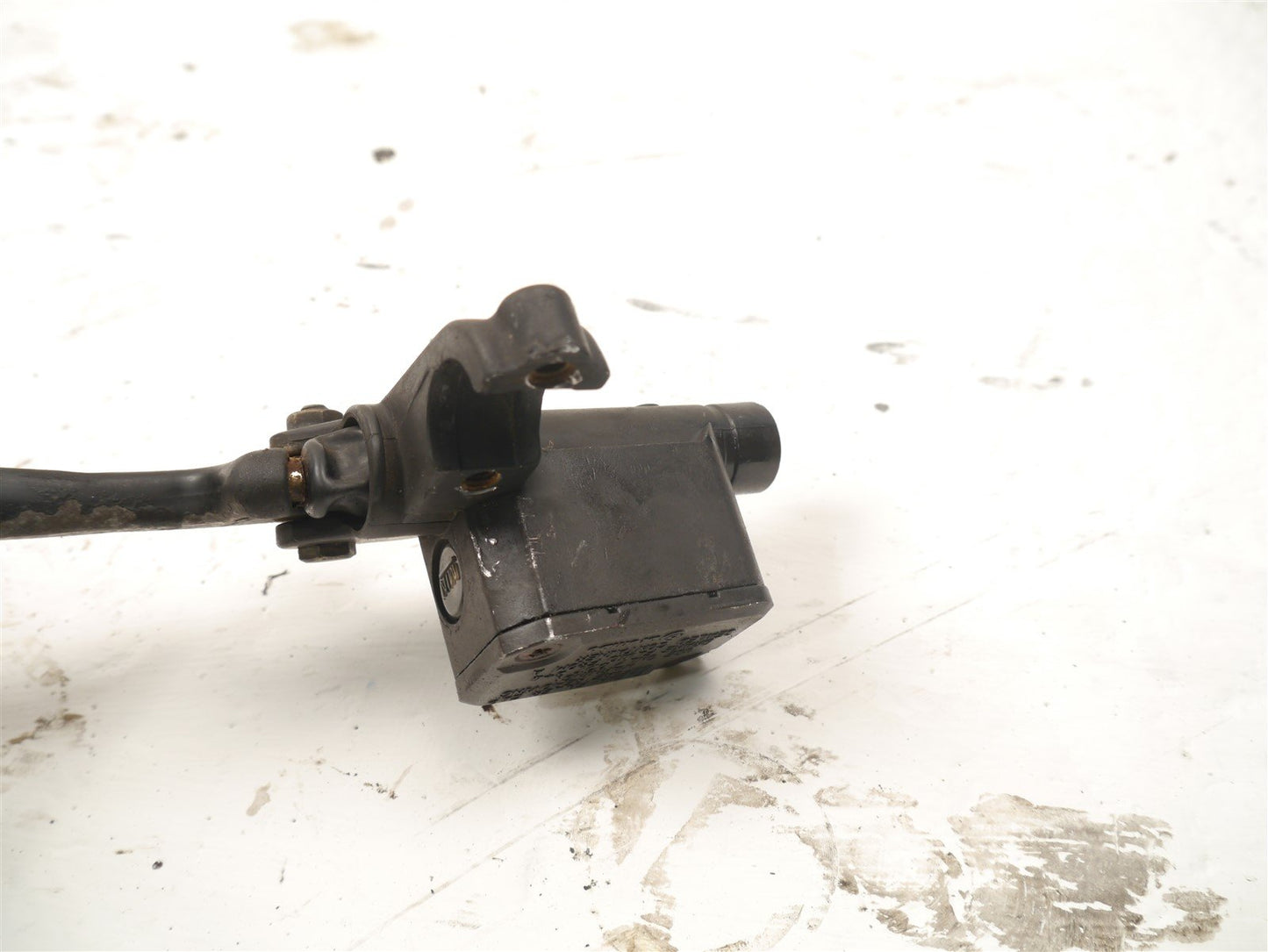 YAMAHA YQ100 AEROX FRONT BRAKE MASTER CYLINDER