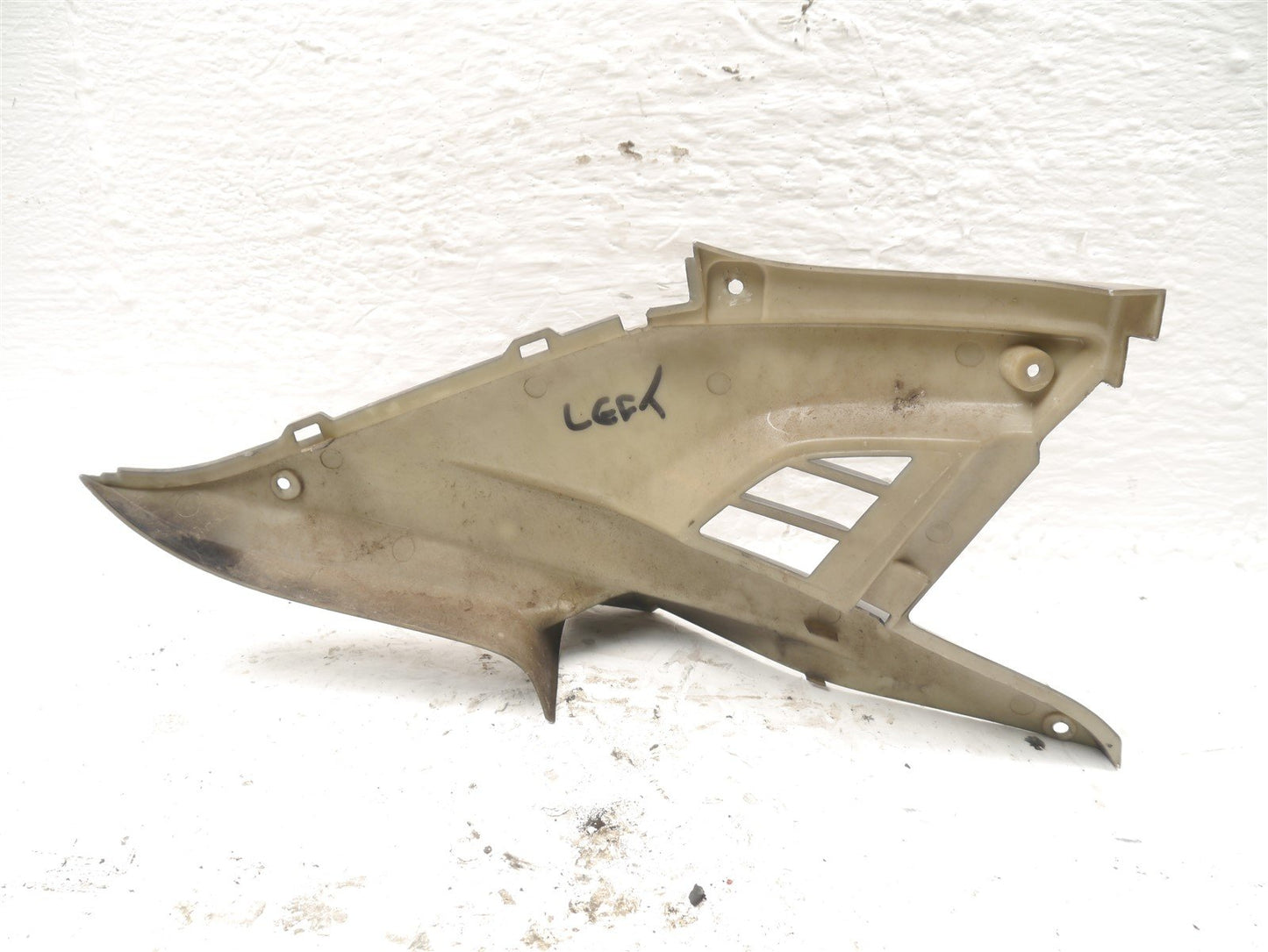 YAMAHA YQ100 AEROX LEFT SIDE PANEL
