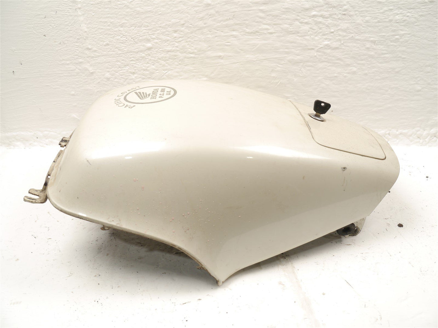 HONDA PC800 PACIFIC COAST FUEL TANK FAIRING & LOCK