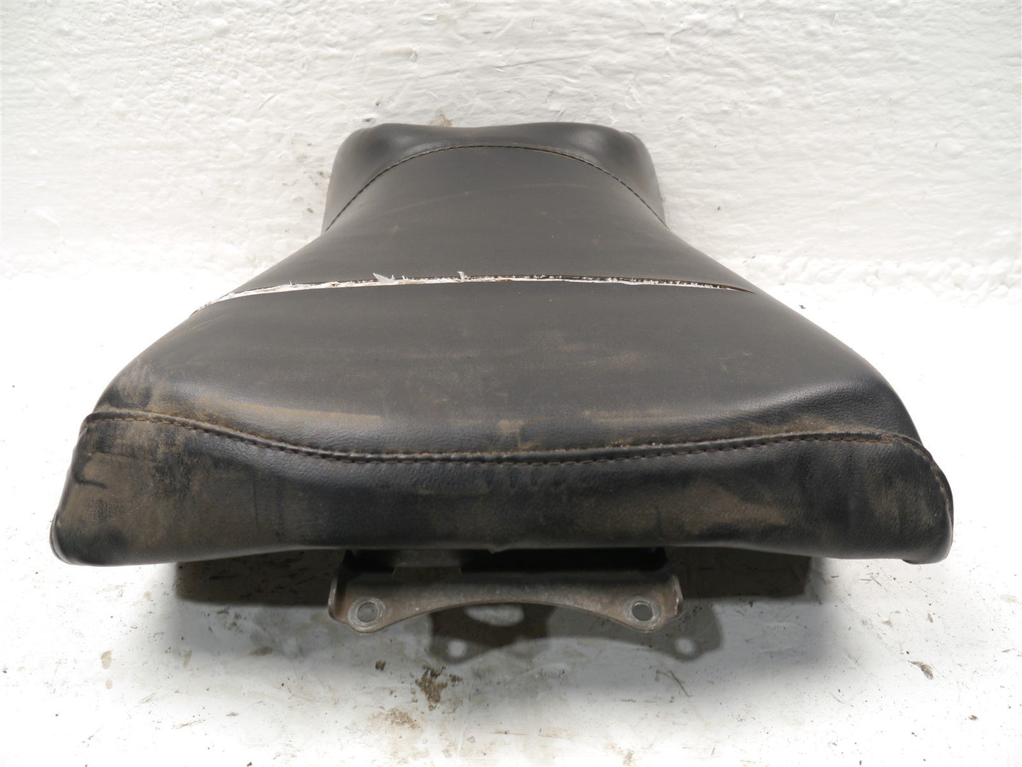 HONDA PC800 PACIFIC COAST FRONT SEAT (TORN)