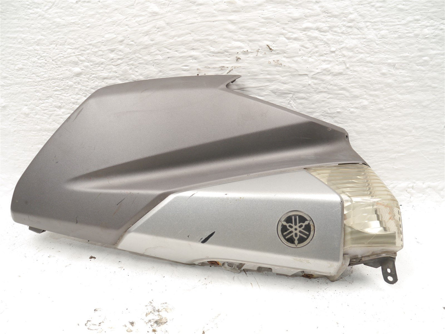 YAMAHA GPD125 NMAX 2015-2020 FRONT RIGHT FAIRING & INDICATOR (DAMAGED)