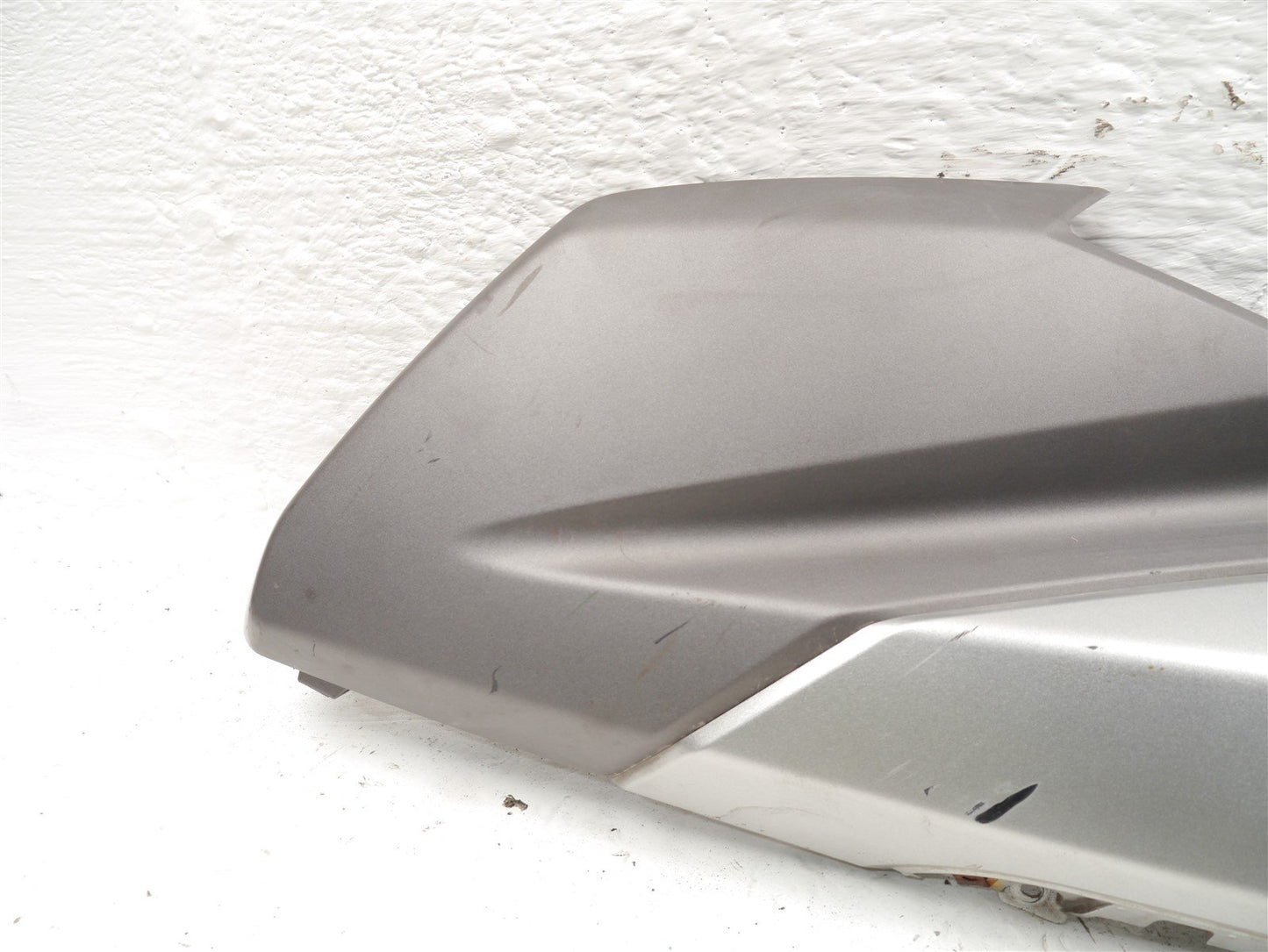 YAMAHA GPD125 NMAX 2015-2020 FRONT RIGHT FAIRING & INDICATOR (DAMAGED)