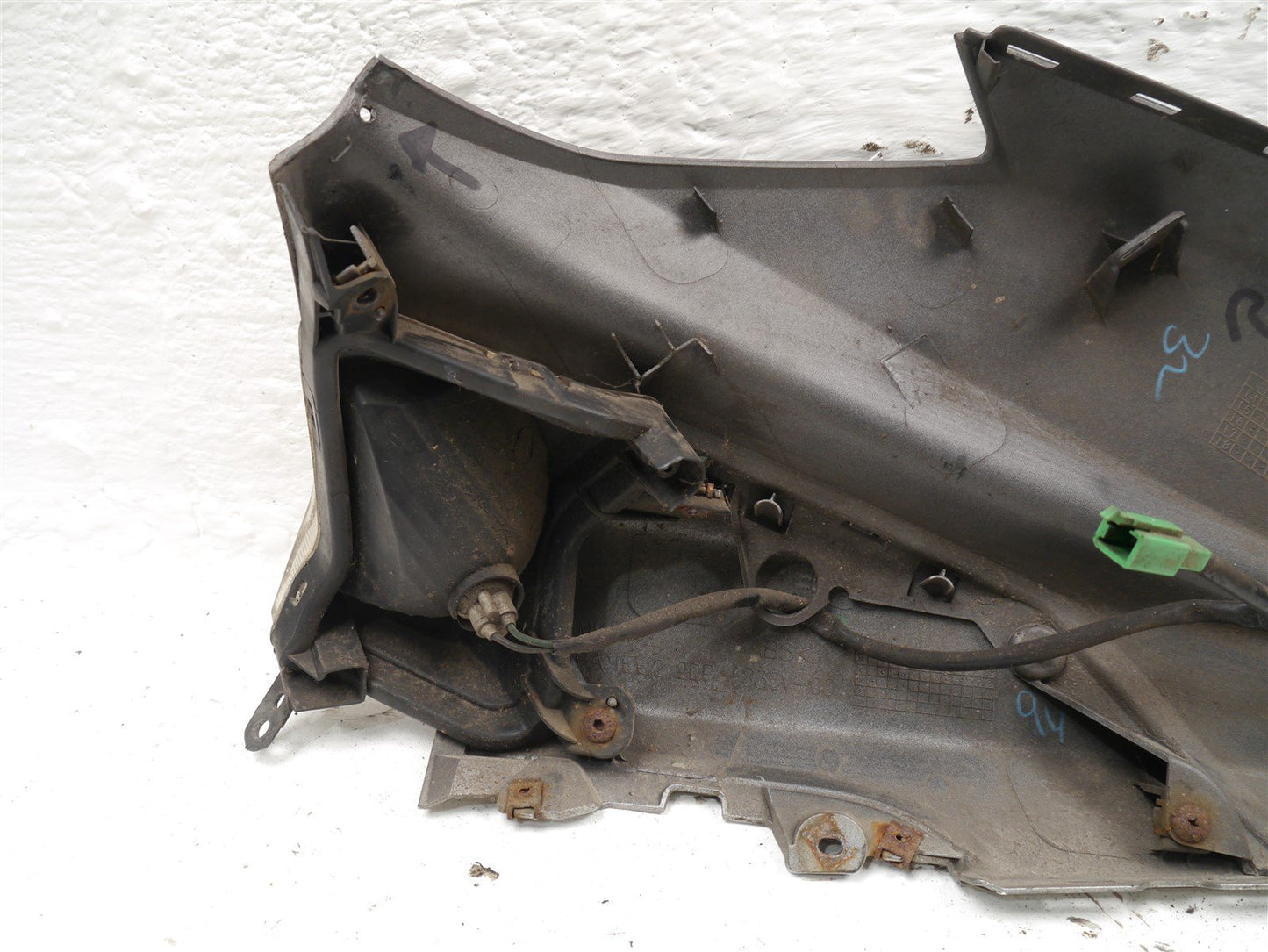 YAMAHA GPD125 NMAX 2015-2020 FRONT RIGHT FAIRING & INDICATOR (DAMAGED)