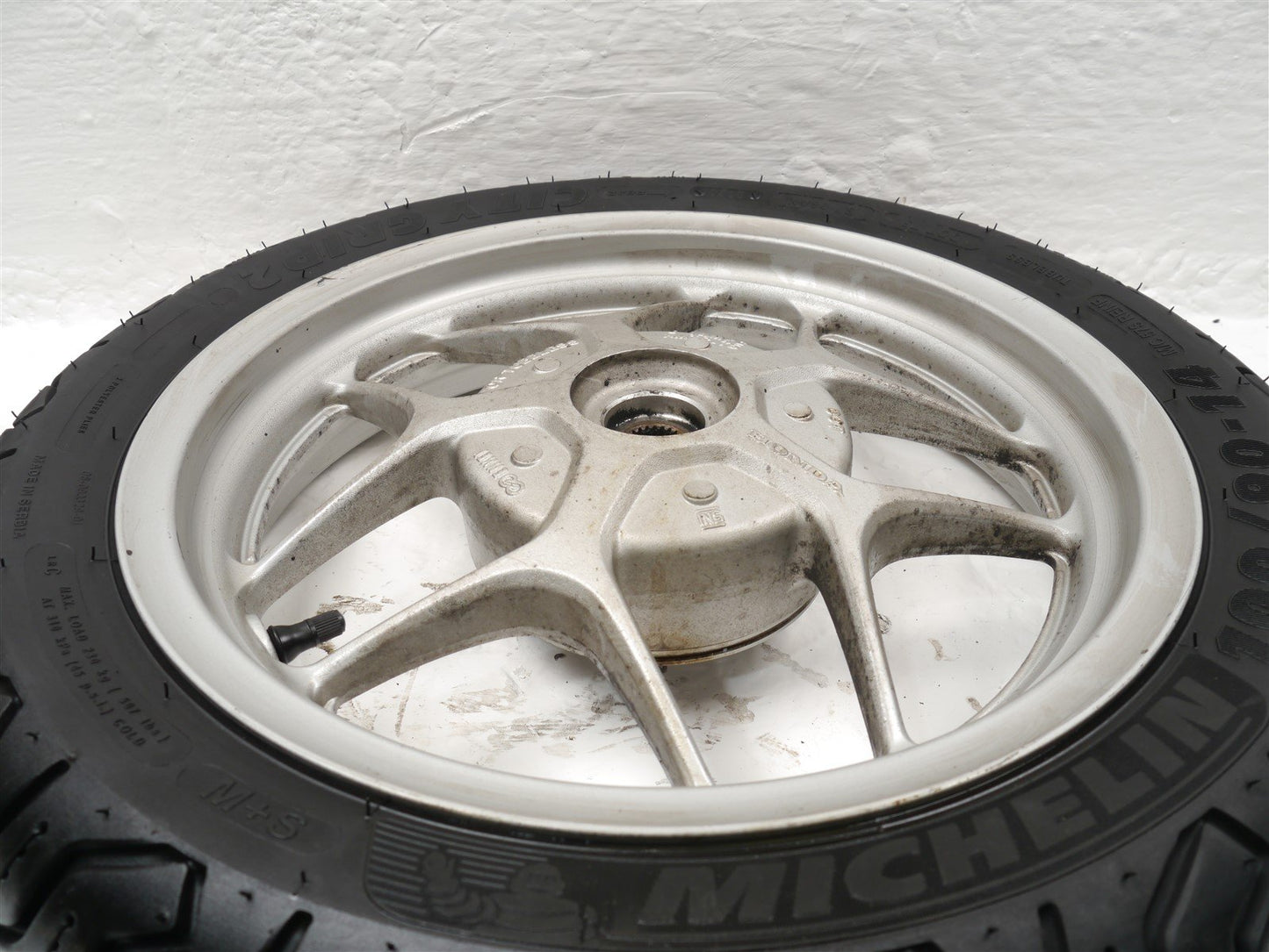 HONDA SH125 i MODE 2016-2019 REAR WHEEL & TYRE