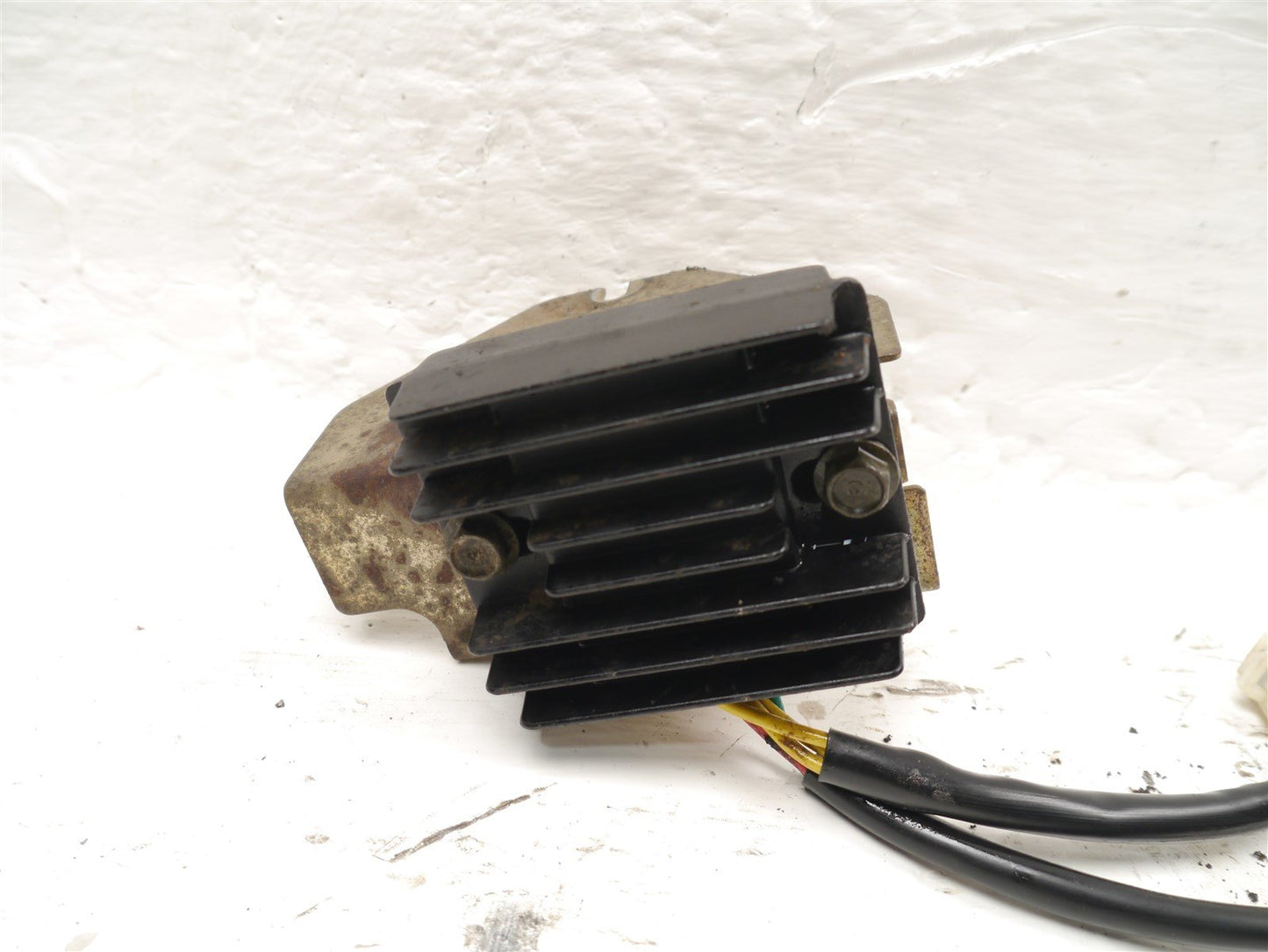 SYM SYMPHONY 125 2022-2024 VOLTAGE RECTIFIER & MOUNT